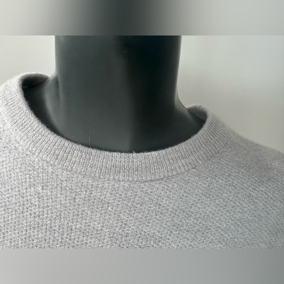 Nicole Miller Light Gray Merino Wool Sweater/ woman’s S - Picture 4 of 15